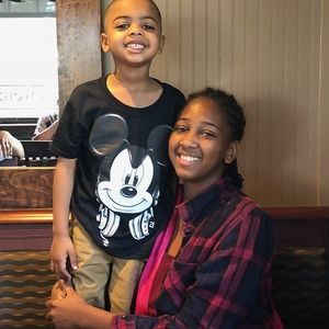 Meet your Posher, Dominique